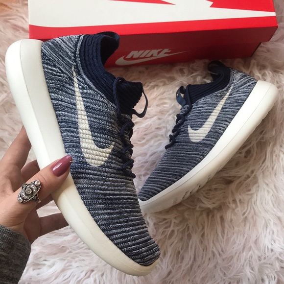 NWT Nike Roshe Two Flyknit Rare - Picture 6 of 8